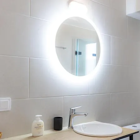 Pagani Blue - Luxury A3 Apartment *